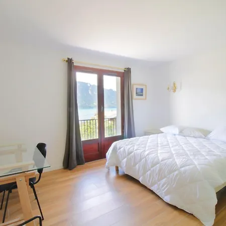 Villa Comfortable With A View Of Bourget *